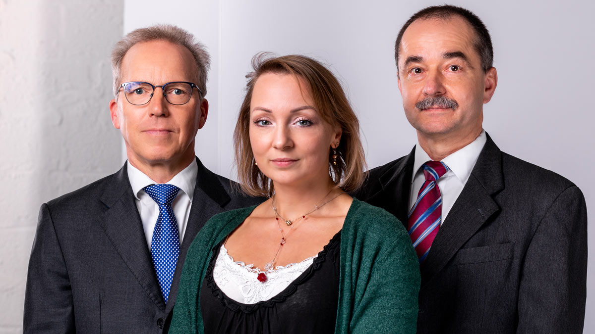 Team Foto Portrait: Martin Elstermeier (links), Daniela Niehues (Mitte), Ralf Barthel (Rechts)